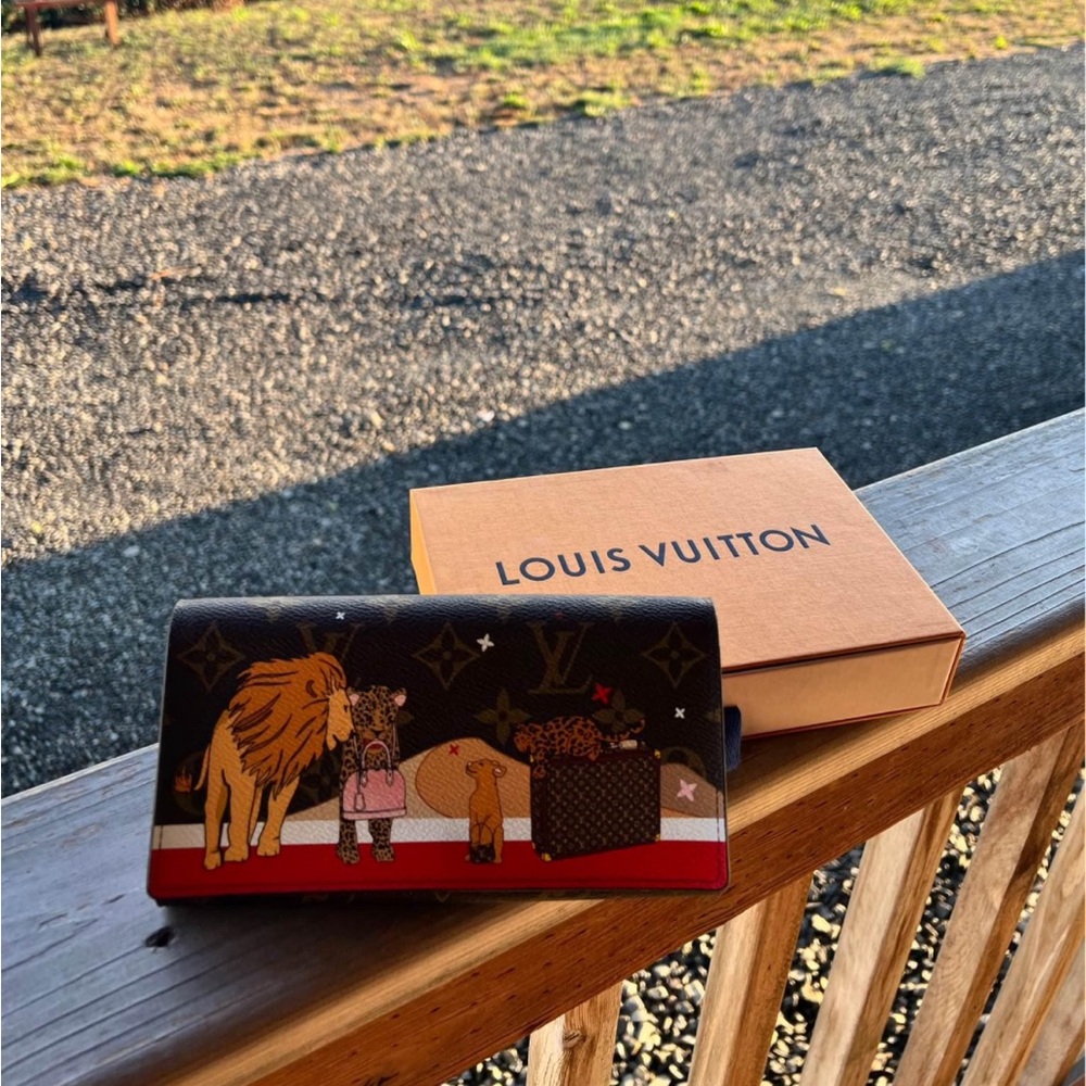 Louis Vuitton Sarah Wallet